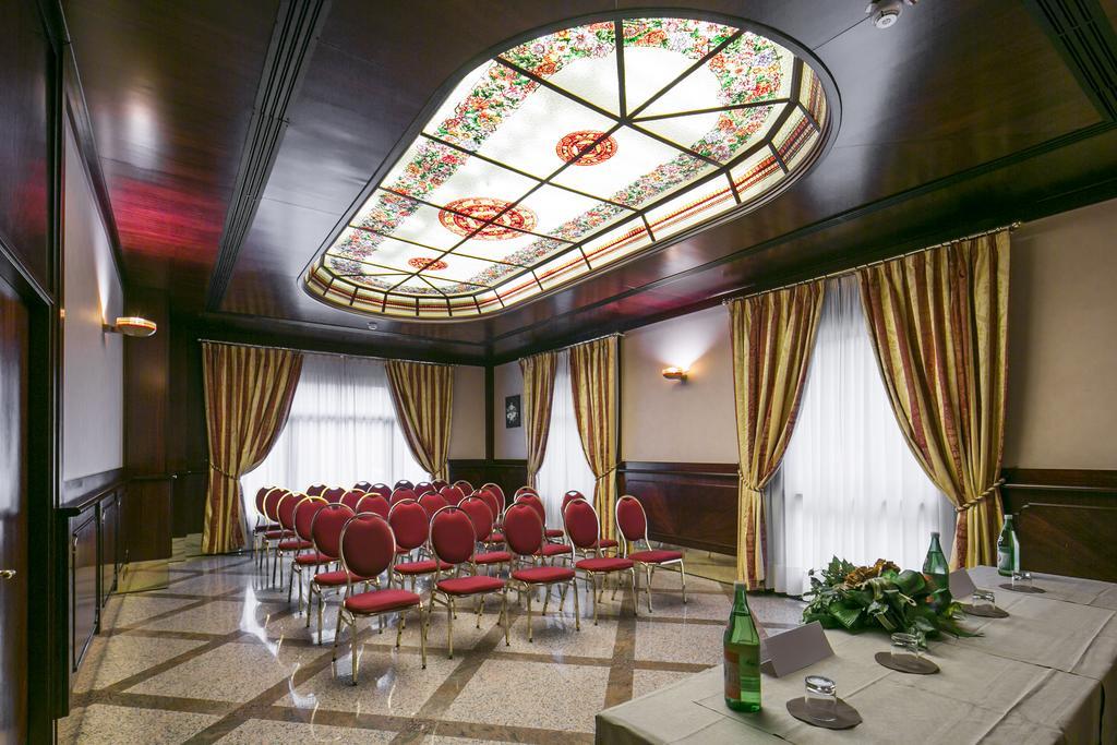Hotel Falco D'Oro Tole Bagian luar foto