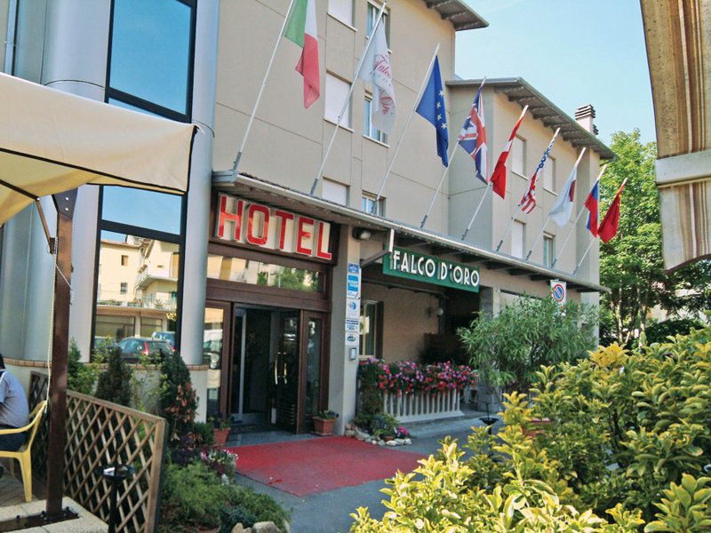 Hotel Falco D'Oro Tole Bagian luar foto