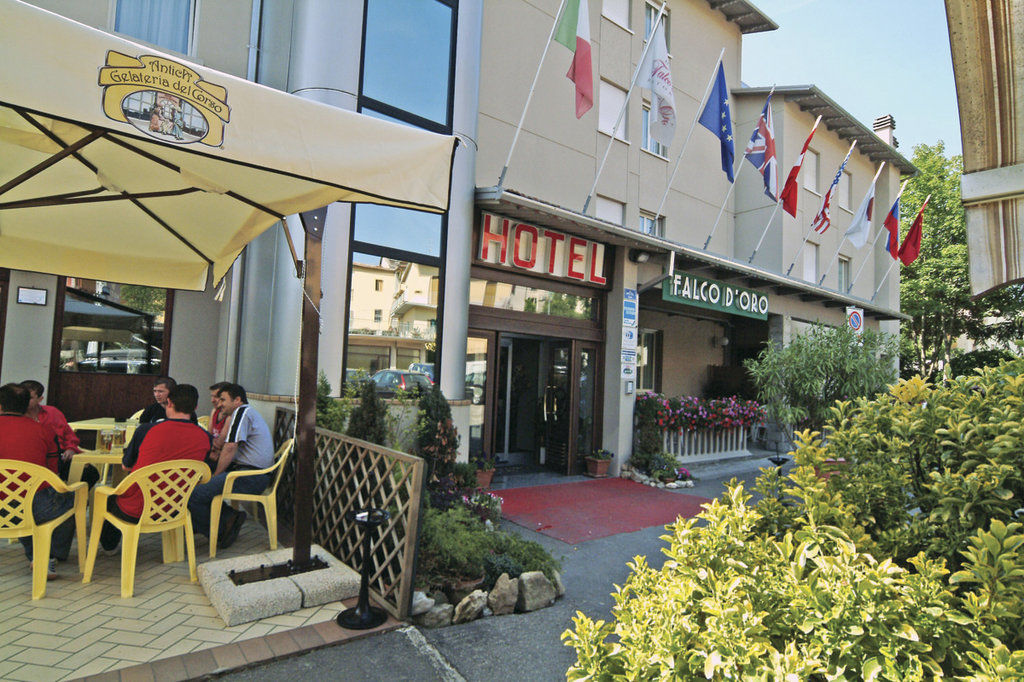 Hotel Falco D'Oro Tole Bagian luar foto