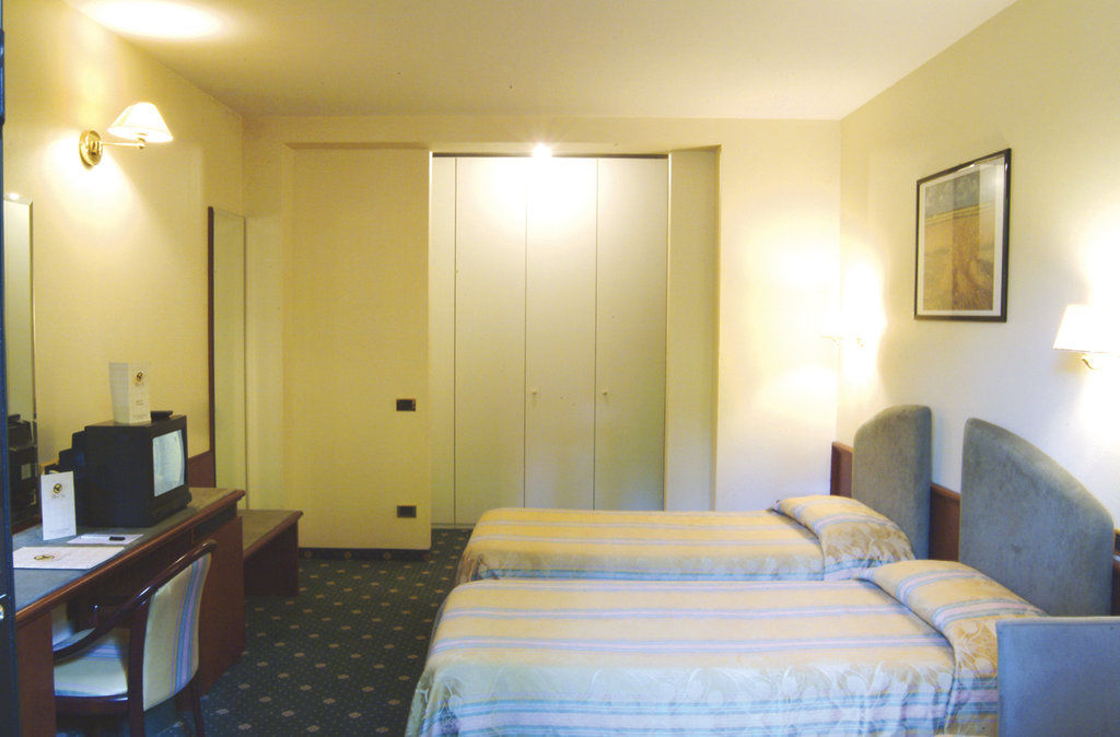 Hotel Falco D'Oro Tole Ruang foto